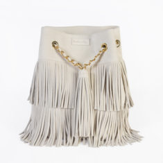 sac seau cuir daim suede chaine chainette doré couleur creme beige pompom frange boho chic boheme chic maroquinerie bag handmade made in italy made in france creatrice designer anita varry mohanita creations